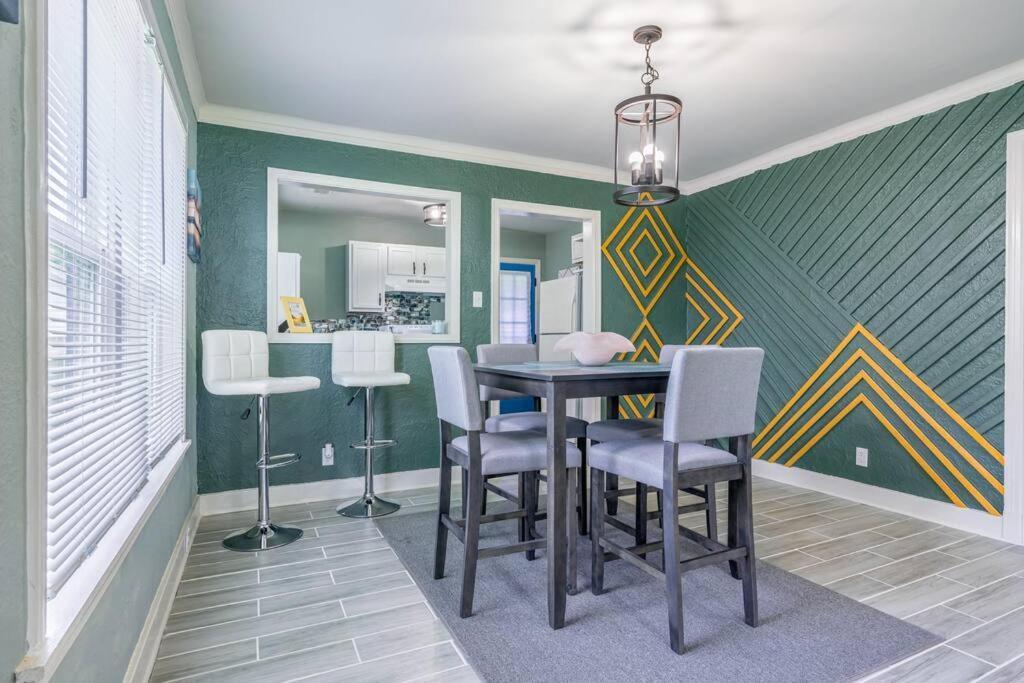 Mika Springs Inspired Home! Hébergement de vacances Memphis